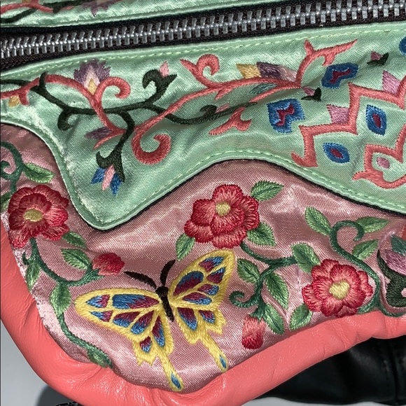 Golden Hands Hand Made Embroidered Bag - Picture 7 of 7